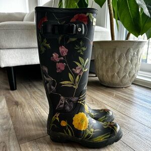 Limited edition hunter wellies size US 6/EU 37